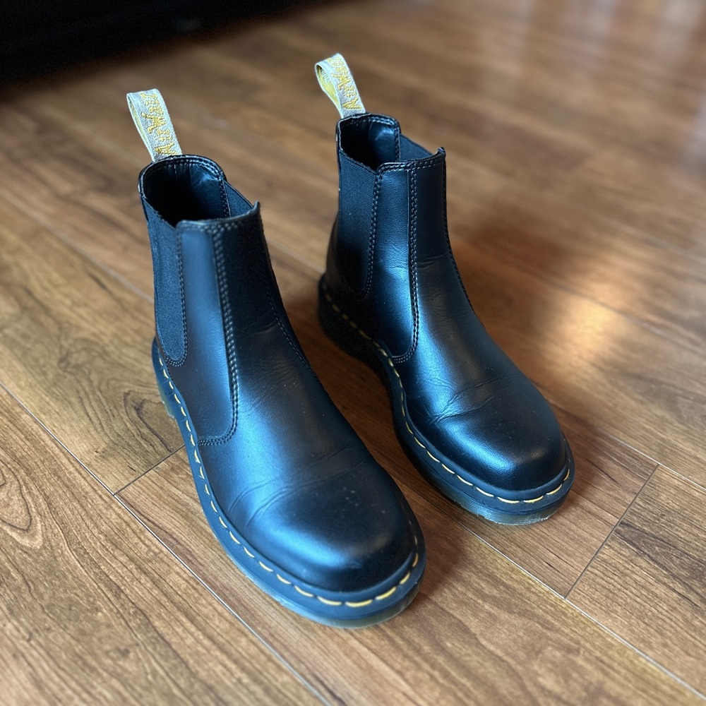 Dr Marten’s Vegan 2976 Felix Chelsea Boot size eu 38